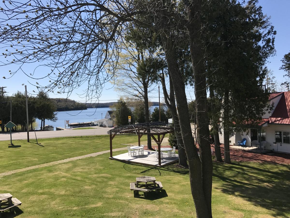 Gills Rock Harbor Light Inn מראה חיצוני תמונה